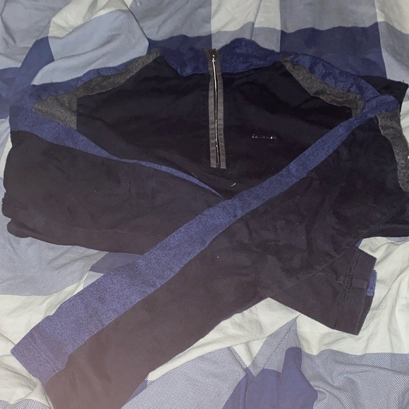 Calvin Klien Half-Way Zip Sweater - Picture 1 of 4